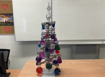 Obrázek k aktualitě Hodiny chemie s nádechem Vánoc