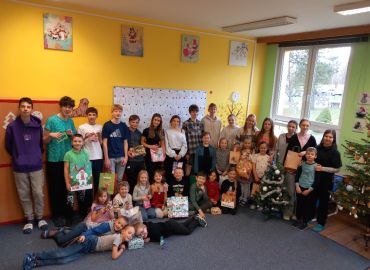 Obrázek k aktualitě Předvánoční setkání 1.A a 9.A