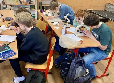 Obrázek k aktualitě Laboratorní práce sedmáků