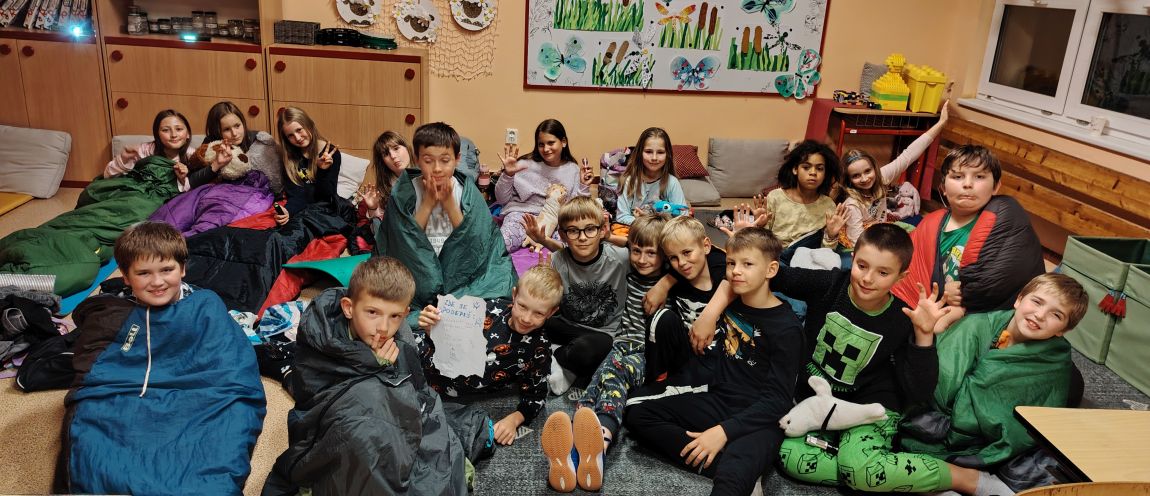 Nocování 3.C ve škole